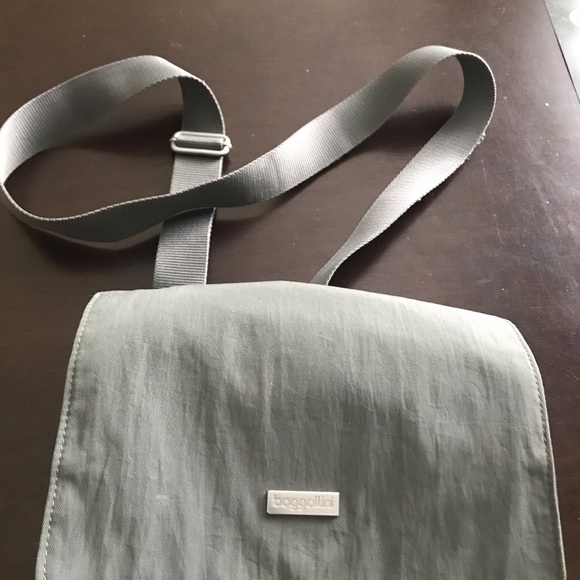 Baggallini - Picture 6 of 8